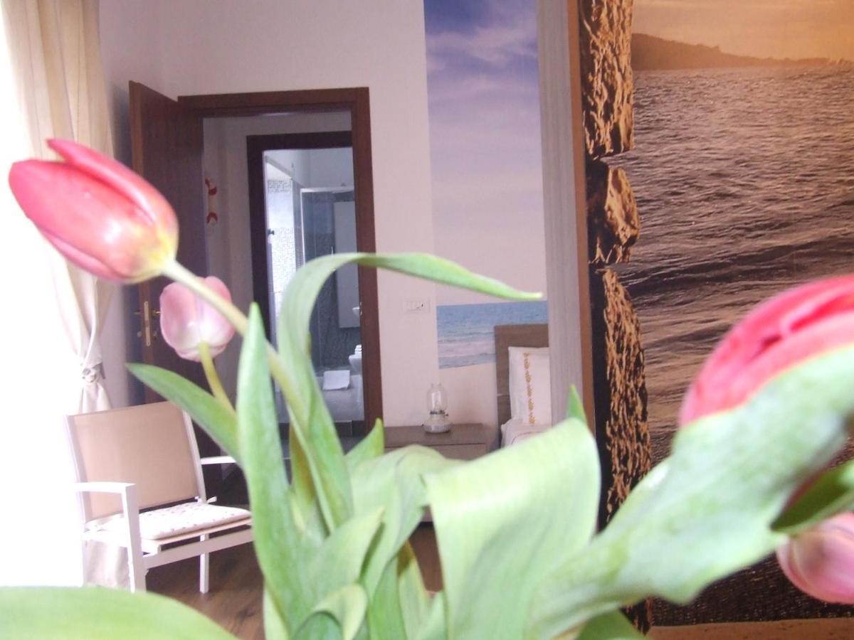 Bed and Breakfast Casa Laura Terracina Exterior foto