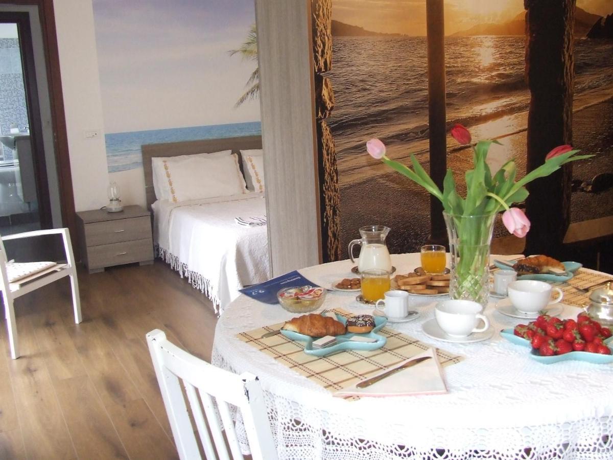 Bed and Breakfast Casa Laura Terracina Exterior foto